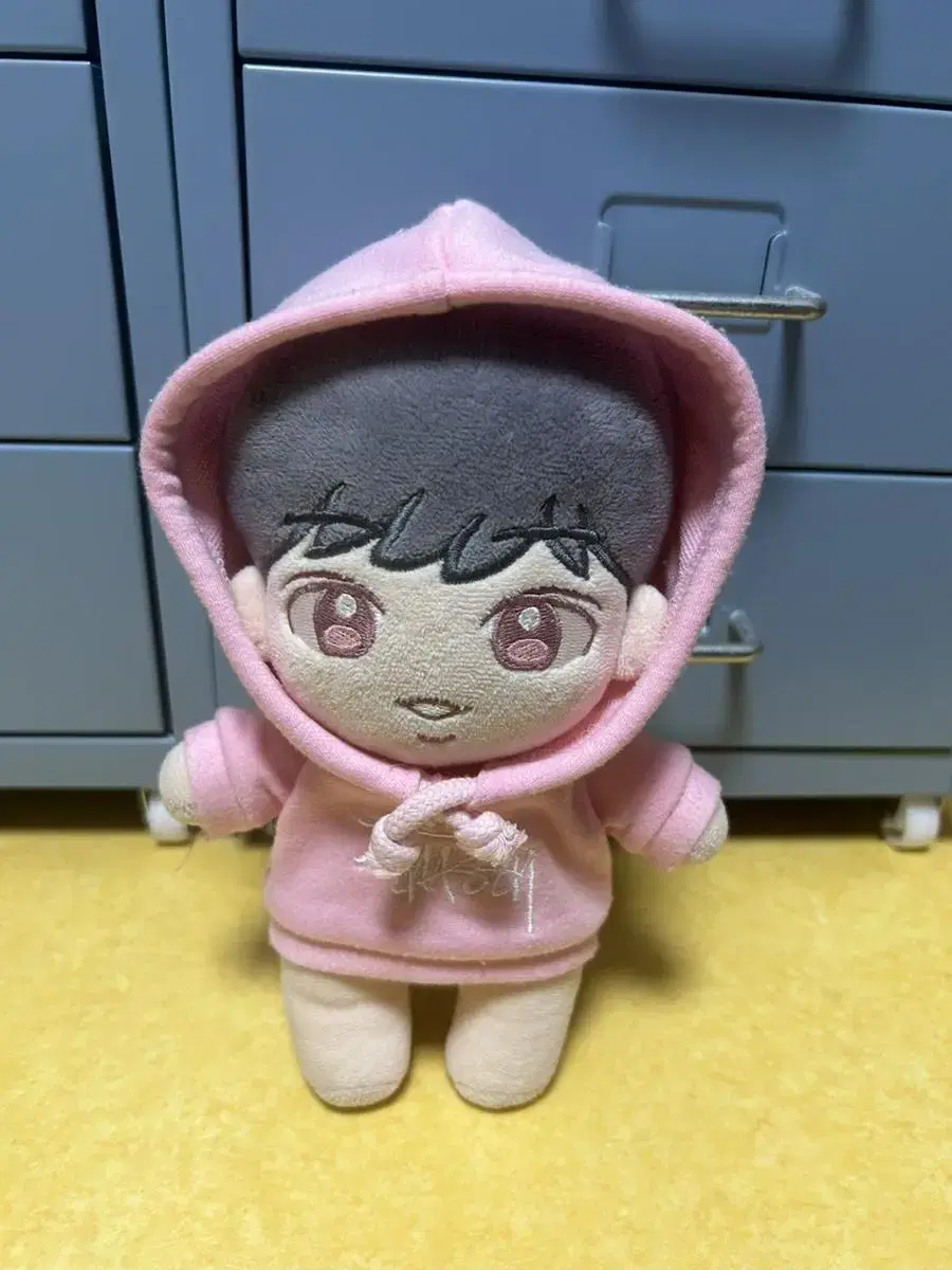 하성운 20cm 인형 양도